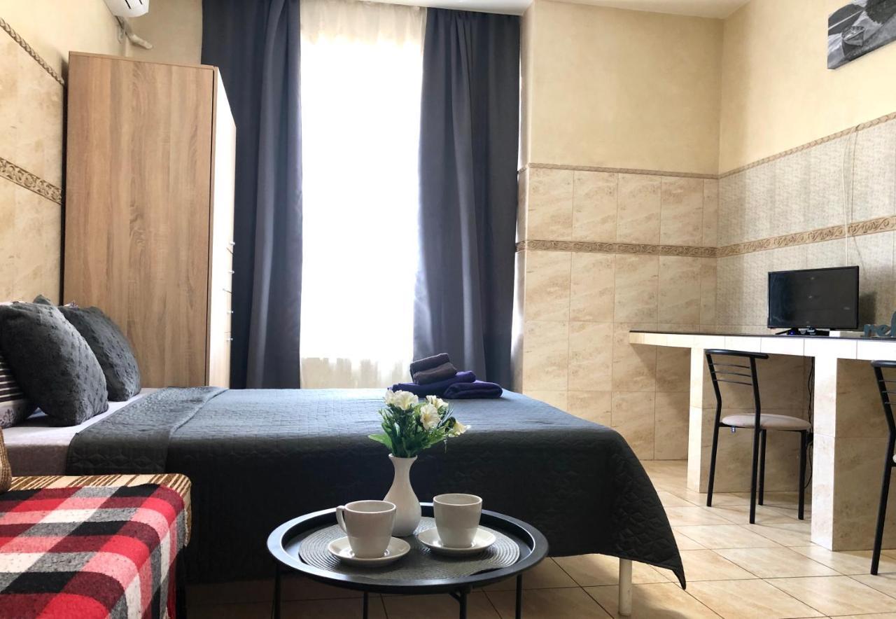 Modern Aparthotel Near Metro Pecherska 基輔 外观 照片