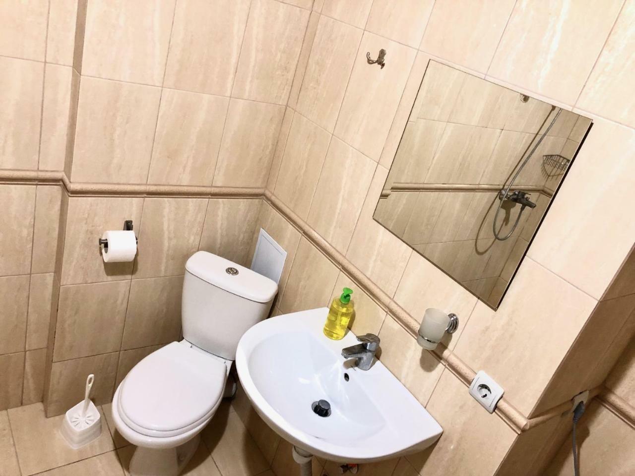 Modern Aparthotel Near Metro Pecherska 基輔 外观 照片