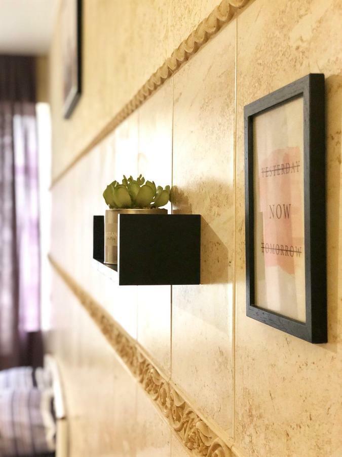 Modern Aparthotel Near Metro Pecherska 基輔 外观 照片