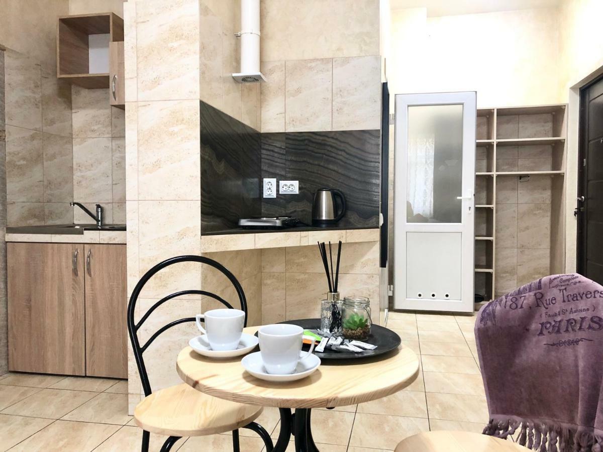 Modern Aparthotel Near Metro Pecherska 基輔 外观 照片