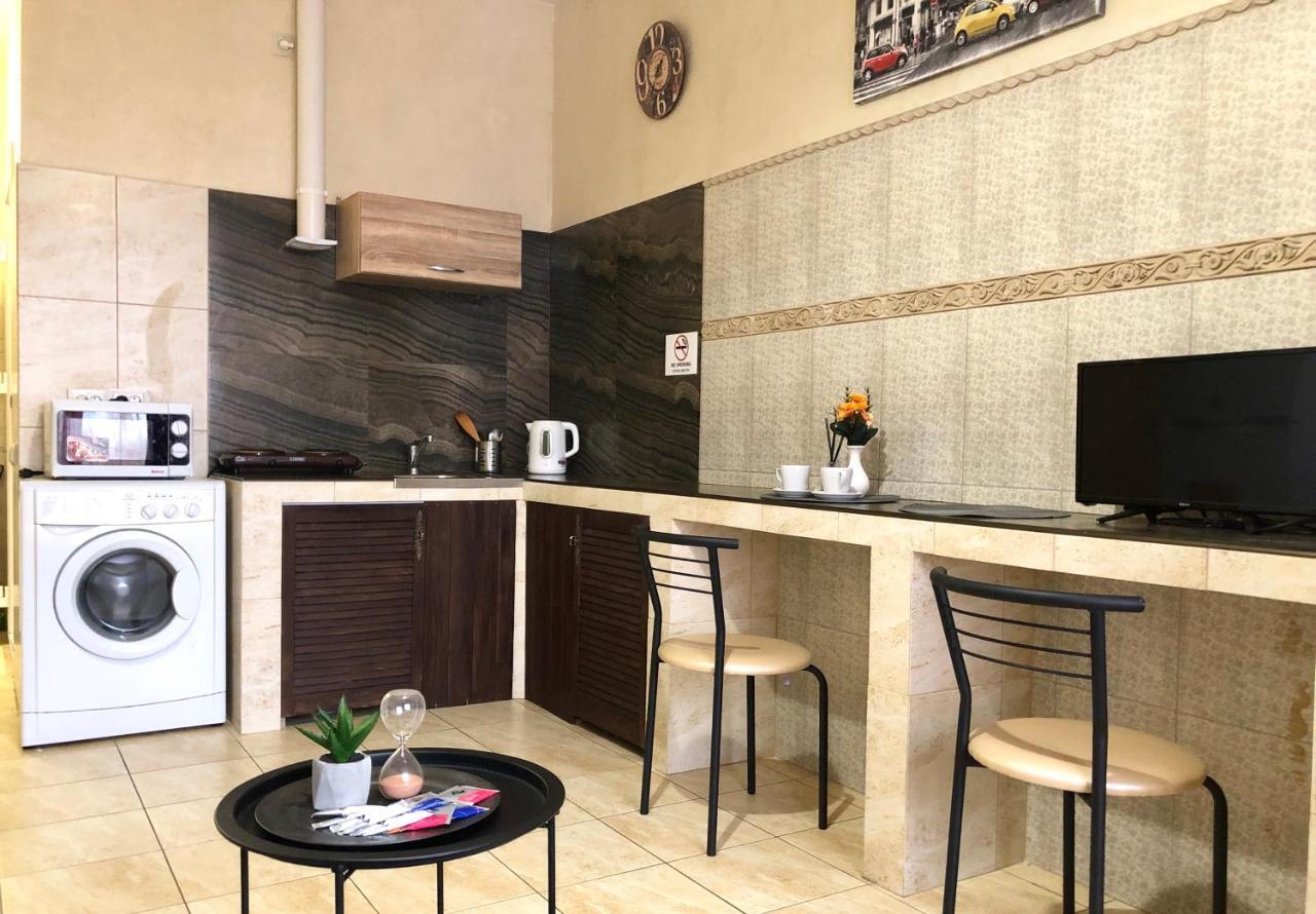 Modern Aparthotel Near Metro Pecherska 基輔 外观 照片