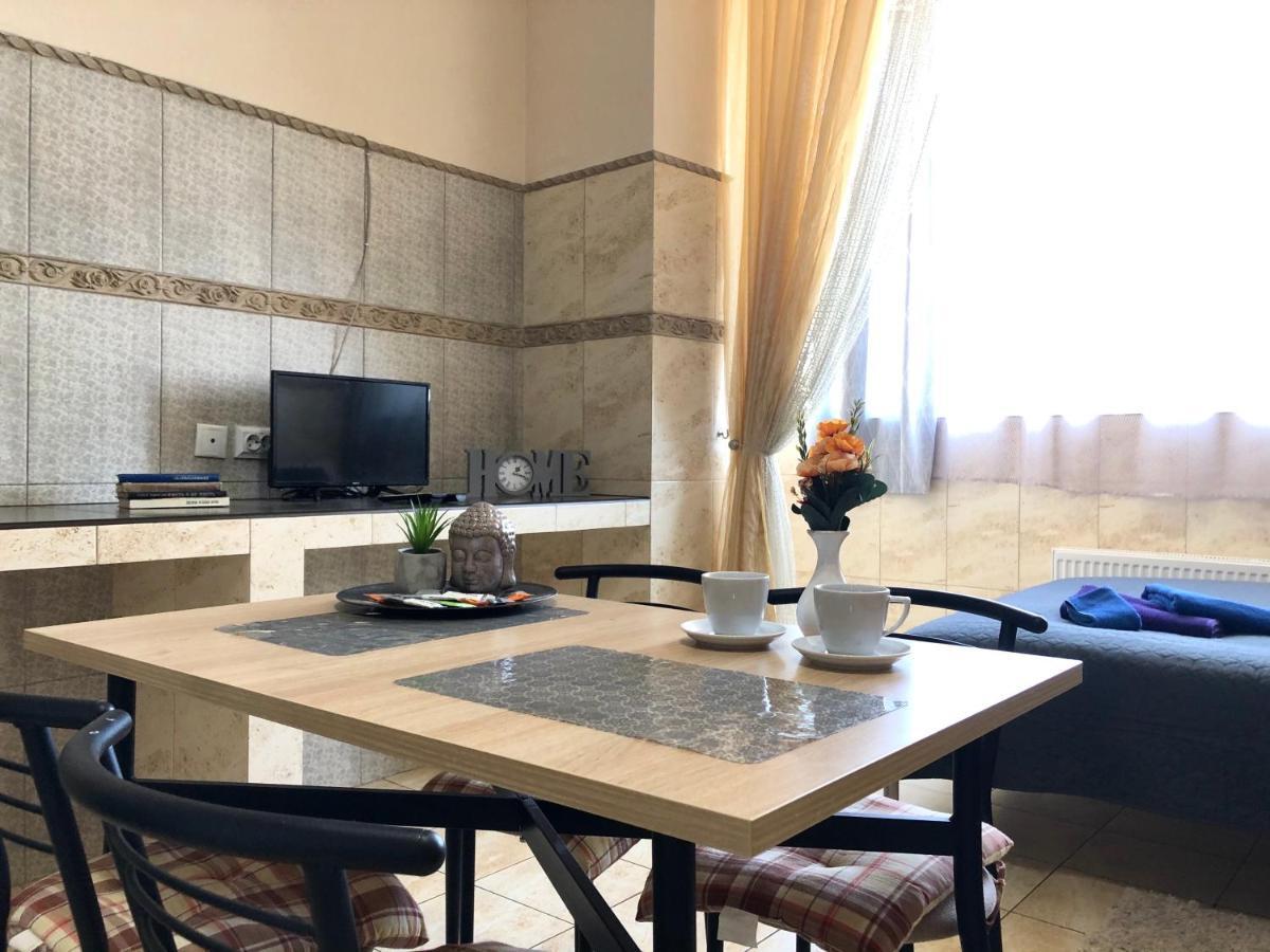 Modern Aparthotel Near Metro Pecherska 基輔 外观 照片