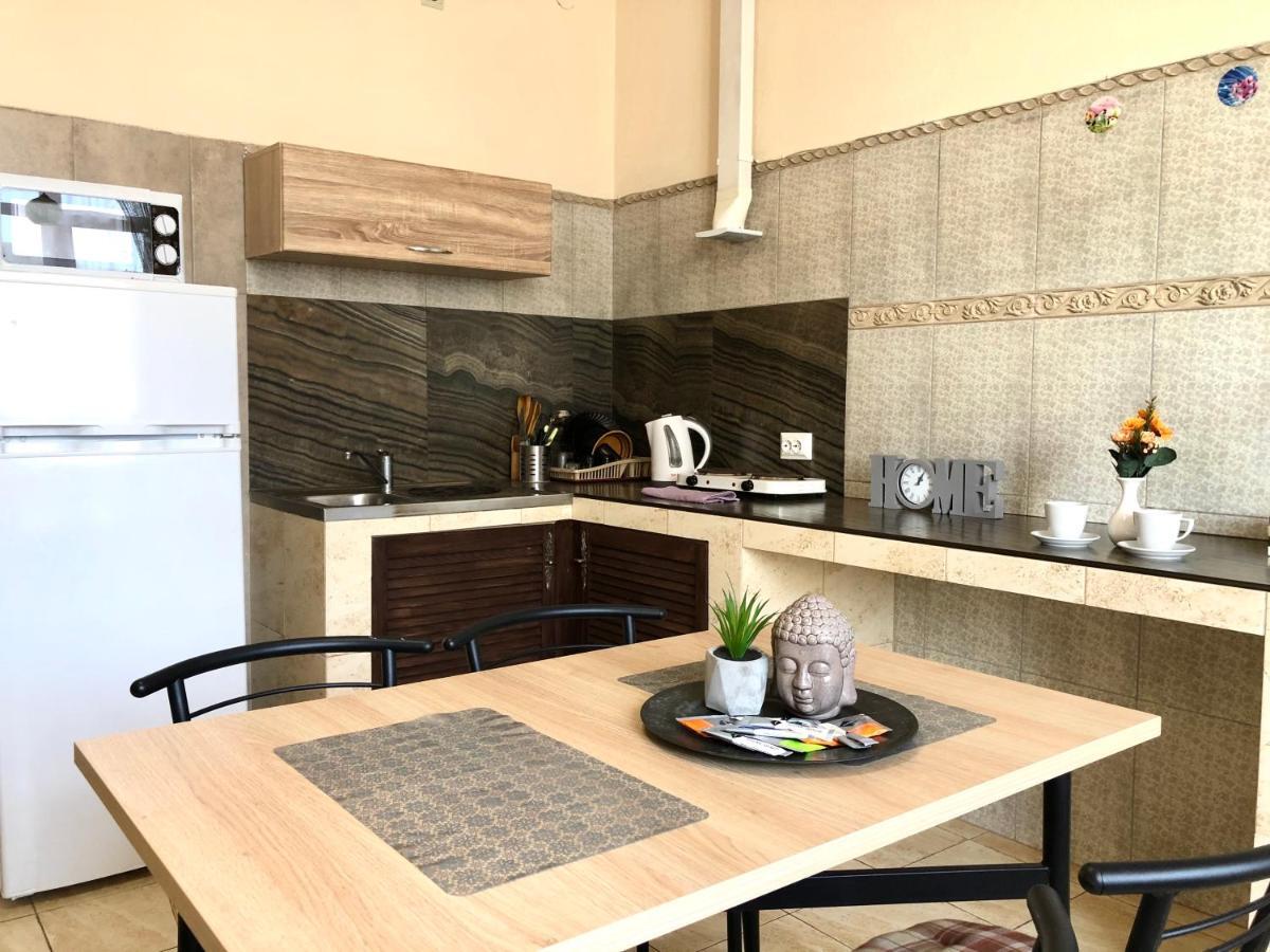 Modern Aparthotel Near Metro Pecherska 基輔 外观 照片