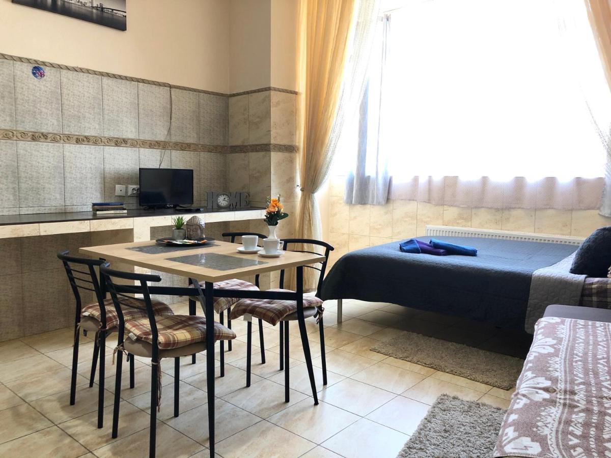 Modern Aparthotel Near Metro Pecherska 基輔 外观 照片