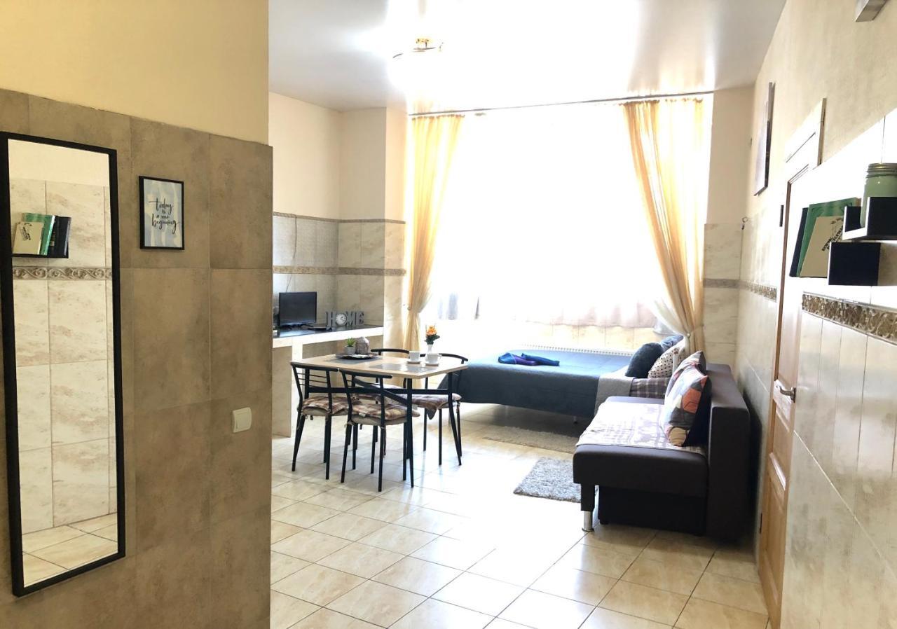 Modern Aparthotel Near Metro Pecherska 基輔 外观 照片