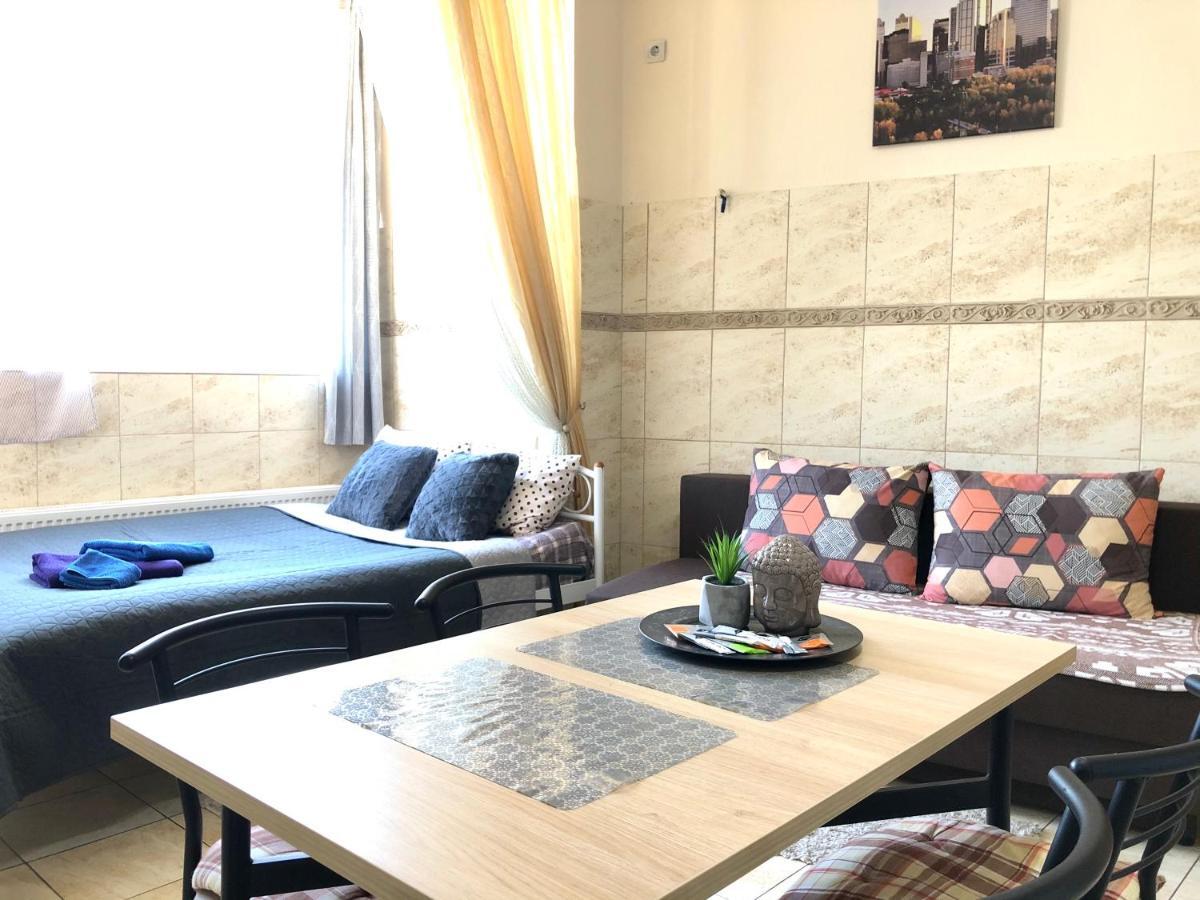 Modern Aparthotel Near Metro Pecherska 基輔 外观 照片